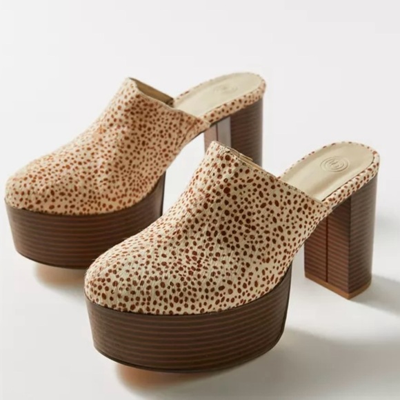 Urban Outfitters Womens UO Ellie Calf Hair Platform Mule Retro Y2K Size 10 - Picture 1 of 9